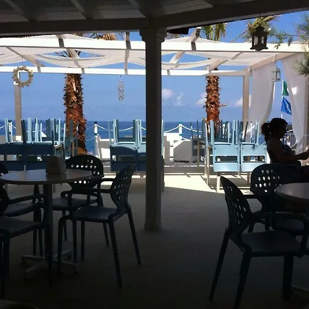 Parco Adamantina Di Fronte Al Mare *